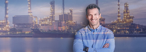 Ex Automatisierung R. STAHL Ex Automatisierung Mann vor einer Anlage R. STAHL
