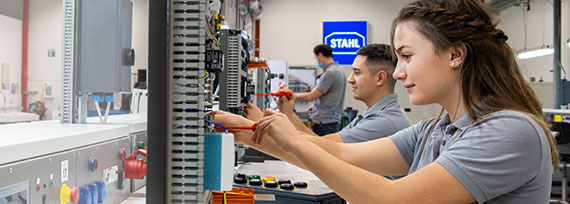 Ex Ausbildung Industrieelektriker Betriebstechnik R. STAHL Ex Ausbildung Industrieelektriker Betriebstechnik zukunftssicher R. STAHL