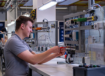 Ex Ausbildung Elektroniker Betriebstechnik R. STAHL Ex Ausbildung Elektroniker Betriebstechnik zukunftssicher R. STAHL