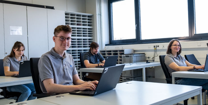 Ex Ausbildungswerkstatt ideal ausgestattet R. STAHL Ex Ausbildungswerkstatt ideal ausgestattet Computerraum R. STAHL
